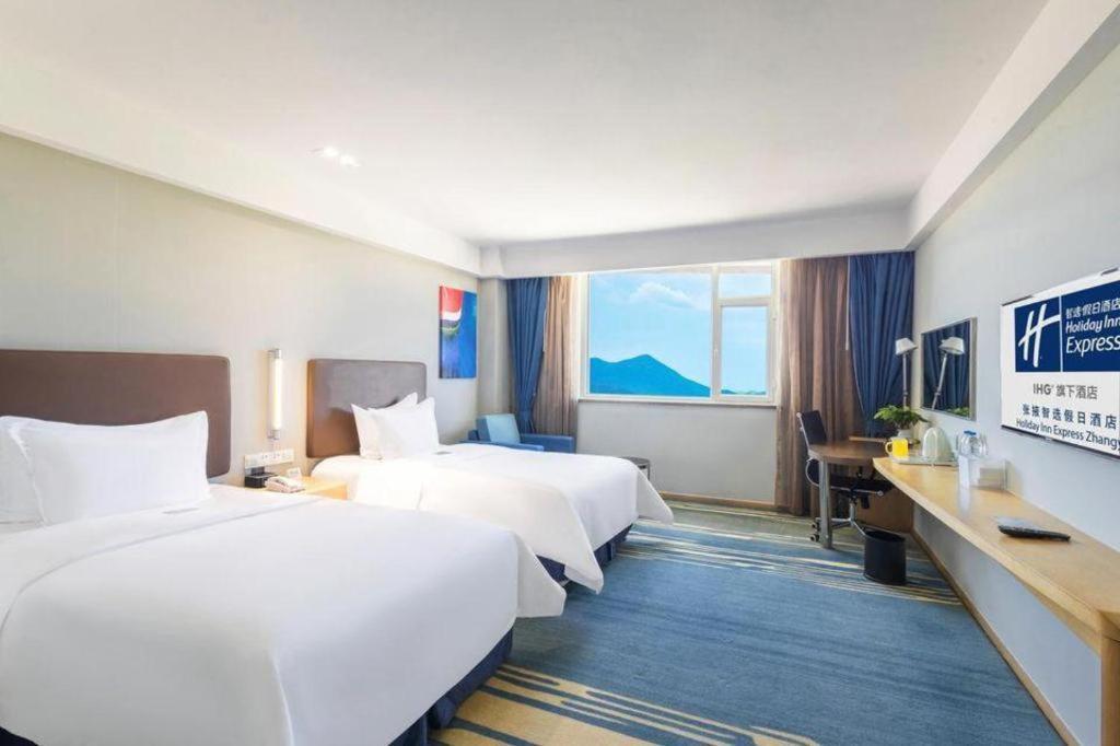 Holiday Inn Express Zhangye By Ihg Екстериор снимка