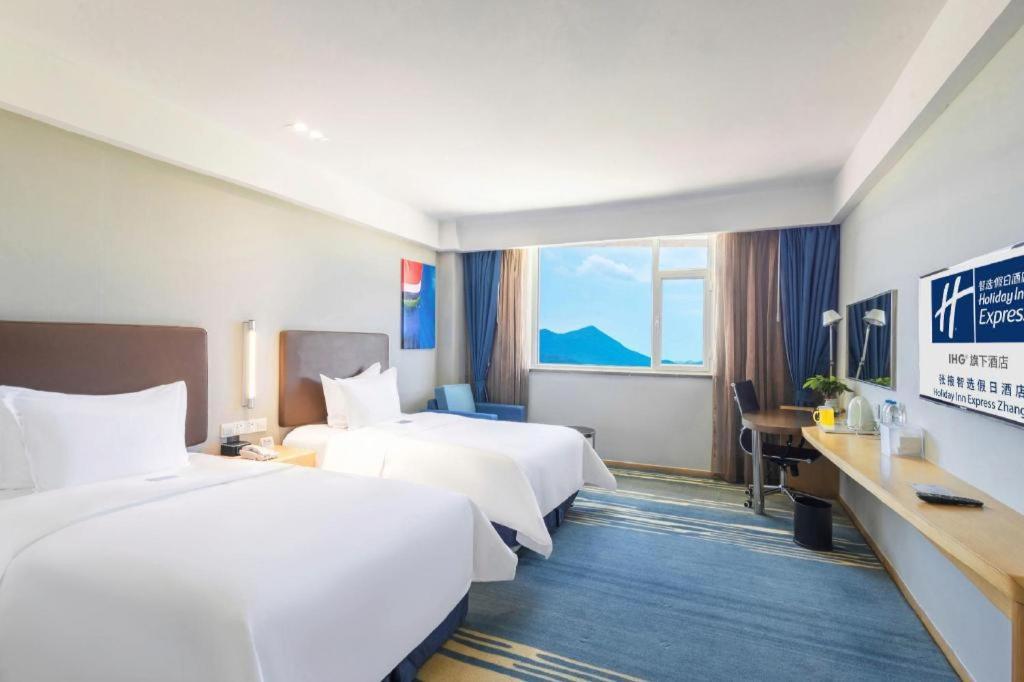 Holiday Inn Express Zhangye By Ihg Екстериор снимка